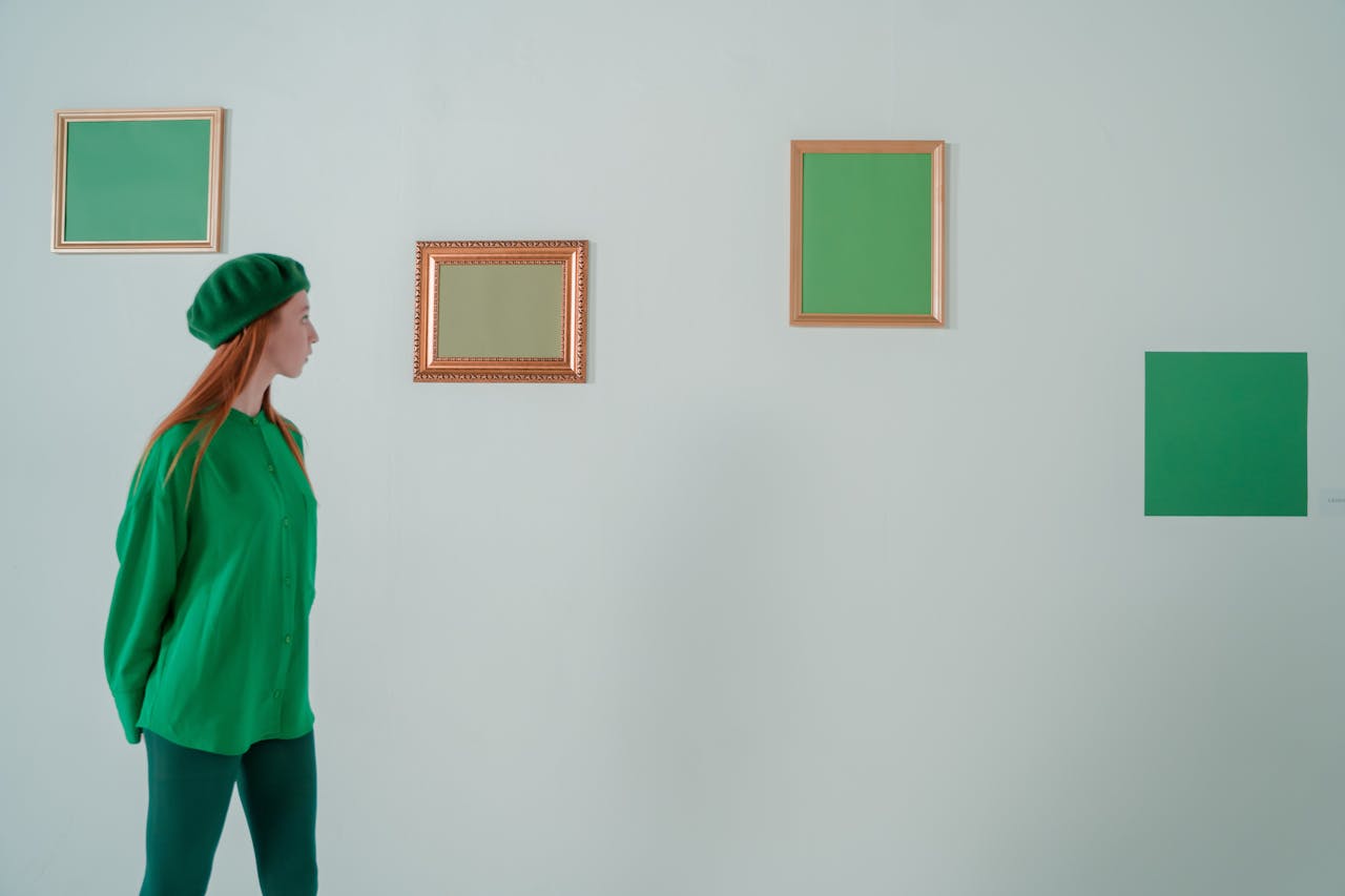 multiples nuances de vert émeraude en peinture