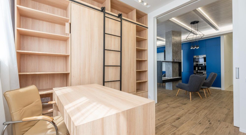 Aménager un dressing avec bureau intégré